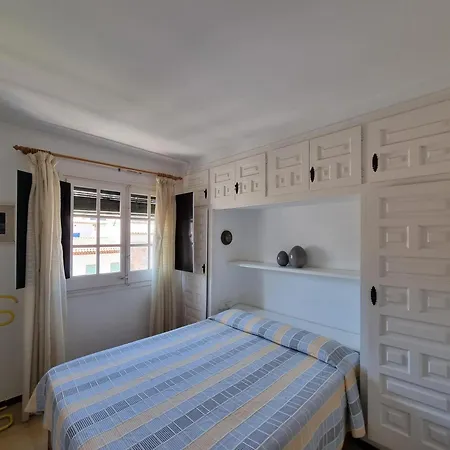 Acogedor En L'escala Cerca De La Playa - Hisp-236-136 *