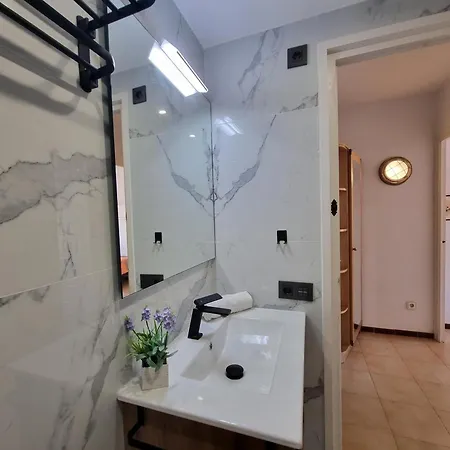 Acogedor En L'escala Cerca De La Playa - Hisp-236-136 Appartamento